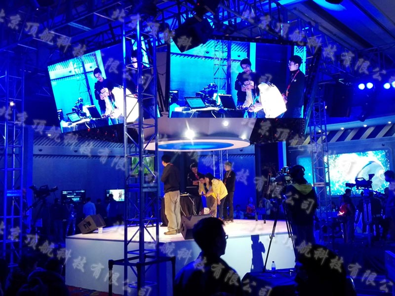 <p>GeekPwn(极棒)安全极客嘉年华堪称中国顶级黑客的大集结,所以在这次的签到工作上,保密性做的十分严格。首先此次会议采用了二维码会议签到系统,在会场所有的签到端都不允许连接网络,所以我们在现场搭建了一个离线服务器,提高了签到效率,同时将保密性做到最好。</p>
<p>其次,在用餐处设立了手持签到设备,每个人只允许进入餐厅一次,避免了重复用餐的情况。在此恭喜GeekPwn(极棒)安全极客嘉年华完满结束。</p>