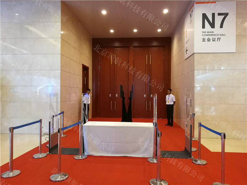 <p>2017年6月29日至30日,以"迈向大智能时代"为主题的首届世界智能大会在天津梅江会展中心举行。来自全球17个国家和地区的多名中外政要、著名企业家和院士专家共同探讨智能科技前沿趋势,展望智能产业与智能社会发展前景。全国政协副主席、科技部部长万钢,世界工程组织联合会当选主席马琳•肯加,中国工程院院长周济等与天津市领导出席了开幕式。</p><p>智能大会主论坛上,联合国教科文组织知识社会局局长英德拉吉特•班纳吉就“人工智能与可持续发展”,百度公司董事长兼首席执行官李彦宏围绕“人工智能•现在进行时”,联想控股董事长柳传志针对“科技创新:过去的坎坷和未来的光明”,牛津大学教授维克托•迈尔-舍恩伯格就“从大数据到大智能”,中国工程院院士、中国工程院原常务副院长潘云鹤围绕“中国新一代人工智能”,阿里巴巴董事局主席马云以“天马津云:智能改变世界”为题,先后作了演讲。</p>